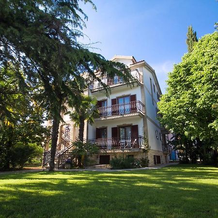 Apartments Lidija 우마그 외부 사진
